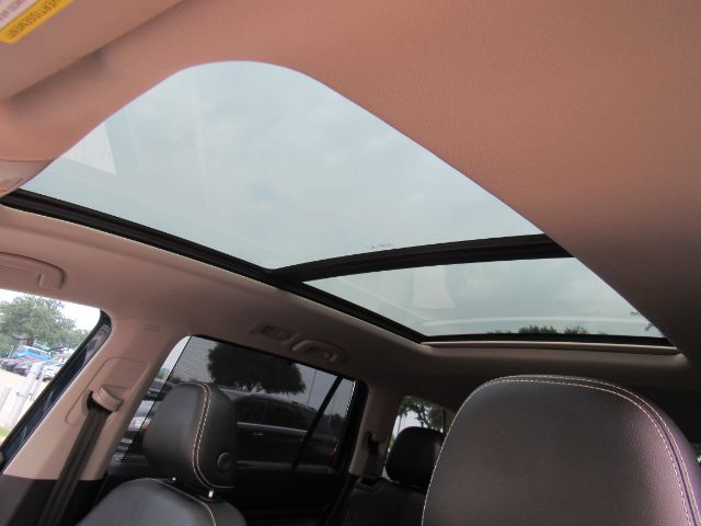 Vehicle image 11 of 42