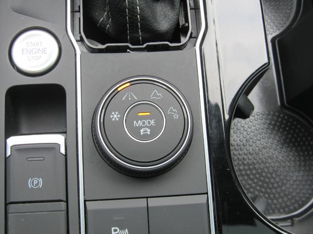 Vehicle image 38 of 42