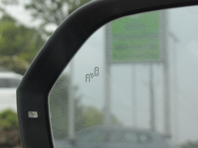 Vehicle image 16 of 42