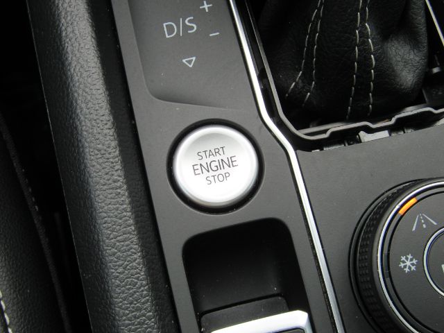 Vehicle image 39 of 42