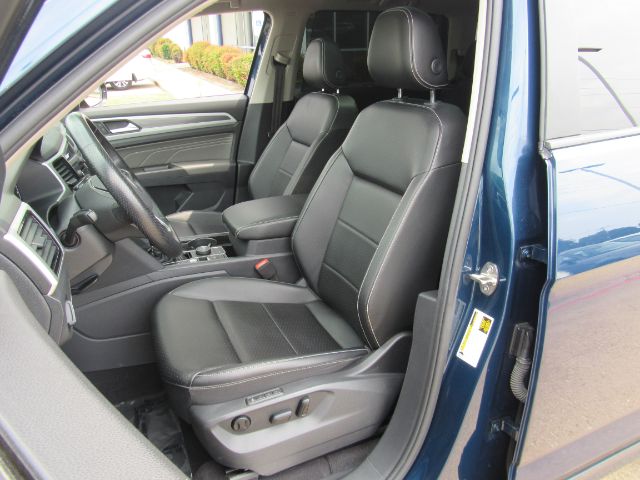 Vehicle image 10 of 42