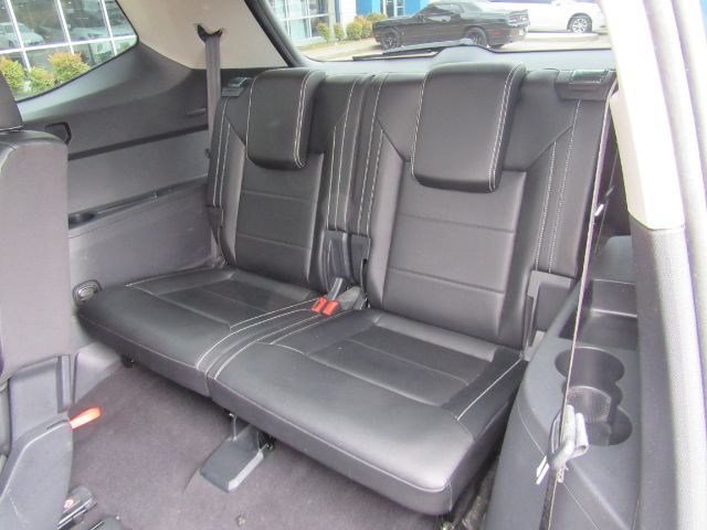 Vehicle image 23 of 42