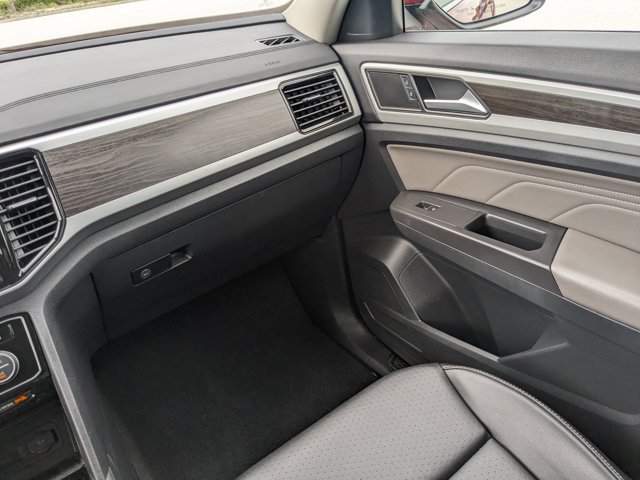 2022 Volkswagen Atlas 3.6L V6 SE Technology Image 35 of 36
