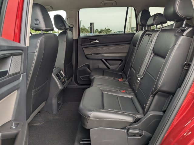 2022 Volkswagen Atlas 3.6L V6 SE Technology Image 16 of 36