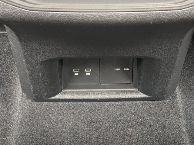 2022 Volkswagen Atlas 3.6L V6 SE Technology Image 33 of 36