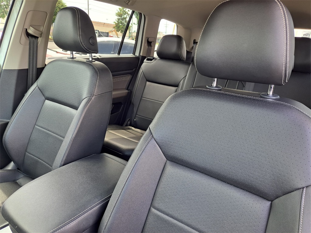 2022 Volkswagen Atlas 3.6L V6 SE Technology Image 13 of 28