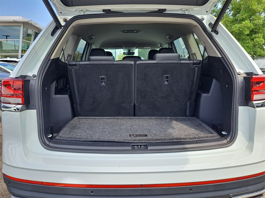 2022 Volkswagen Atlas 3.6L V6 SE Technology Image 10 of 28