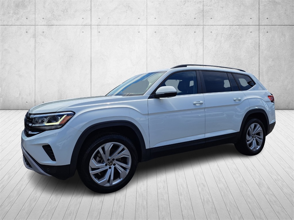2022 Volkswagen Atlas 3.6L V6 SE Technology Image 2 of 28
