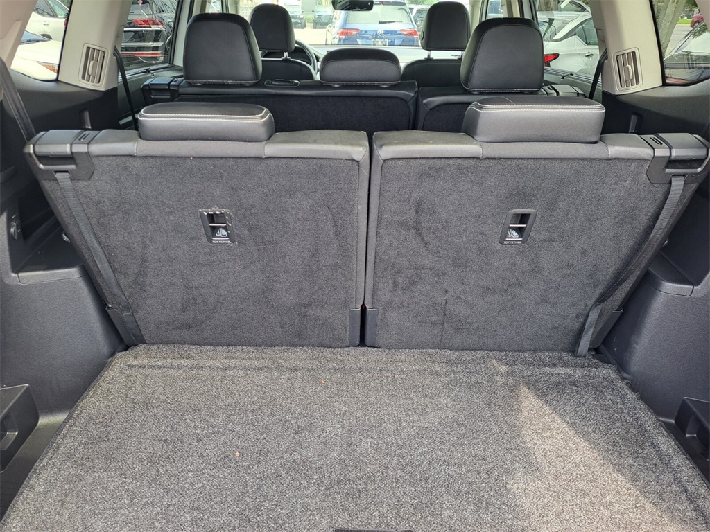2022 Volkswagen Atlas 3.6L V6 SE Technology Image 11 of 28