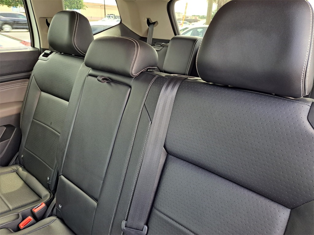 2022 Volkswagen Atlas 3.6L V6 SE Technology Image 12 of 28