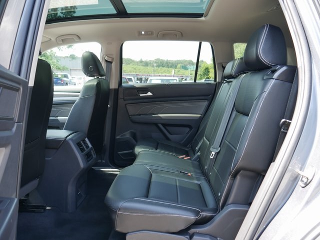 2022 Volkswagen Atlas 3.6L V6 SEL Image 14 of 29