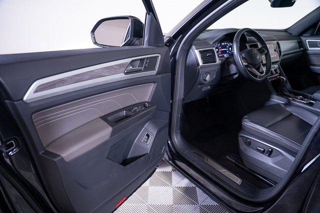 2022 Volkswagen Atlas Cross Sport 3.6L V6 SE Technology Image 27 of 45