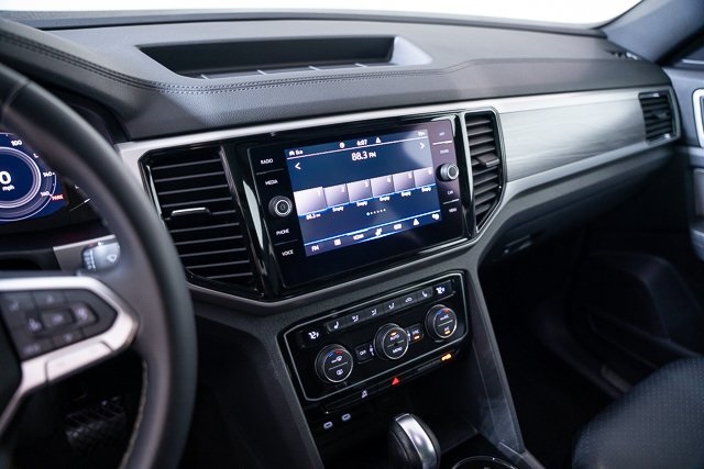 2022 Volkswagen Atlas Cross Sport 3.6L V6 SE Technology Image 35 of 45