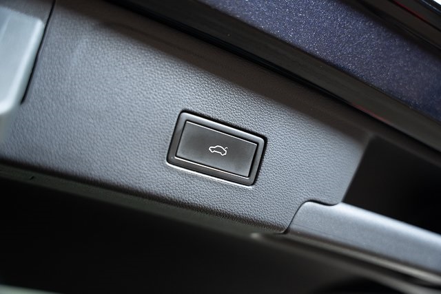 2022 Volkswagen Atlas Cross Sport 3.6L V6 SE Technology Image 38 of 45