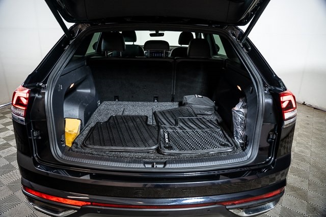 2022 Volkswagen Atlas Cross Sport 3.6L V6 SE Technology Image 15 of 45
