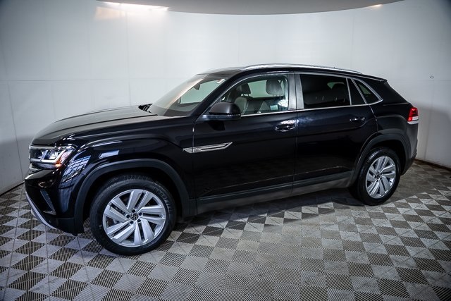 2022 Volkswagen Atlas Cross Sport 3.6L V6 SE Technology Image 1 of 45