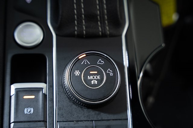 2022 Volkswagen Atlas Cross Sport 3.6L V6 SE Technology Image 39 of 45