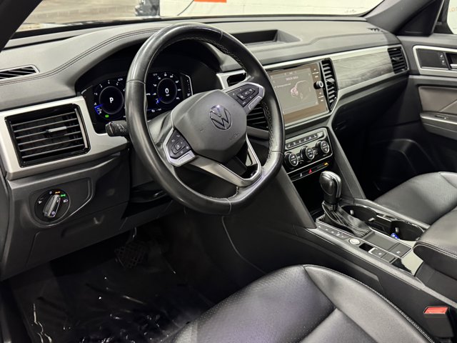 2022 Volkswagen Atlas Cross Sport 3.6L V6 SE Technology Image 15 of 33