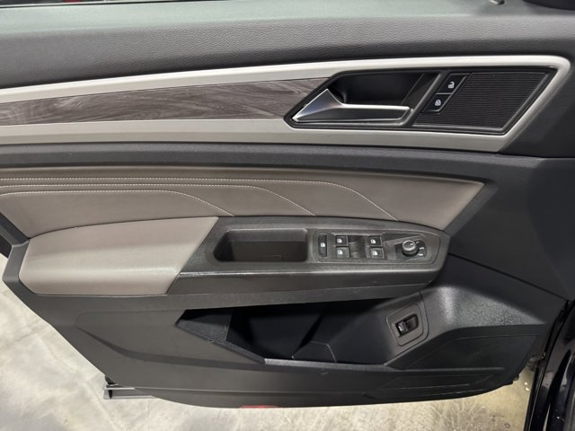 2022 Volkswagen Atlas Cross Sport 3.6L V6 SE Technology Image 25 of 33