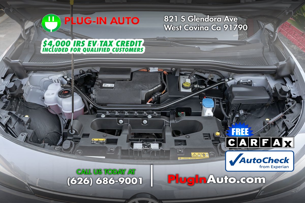 Vehicle image 2 of 11