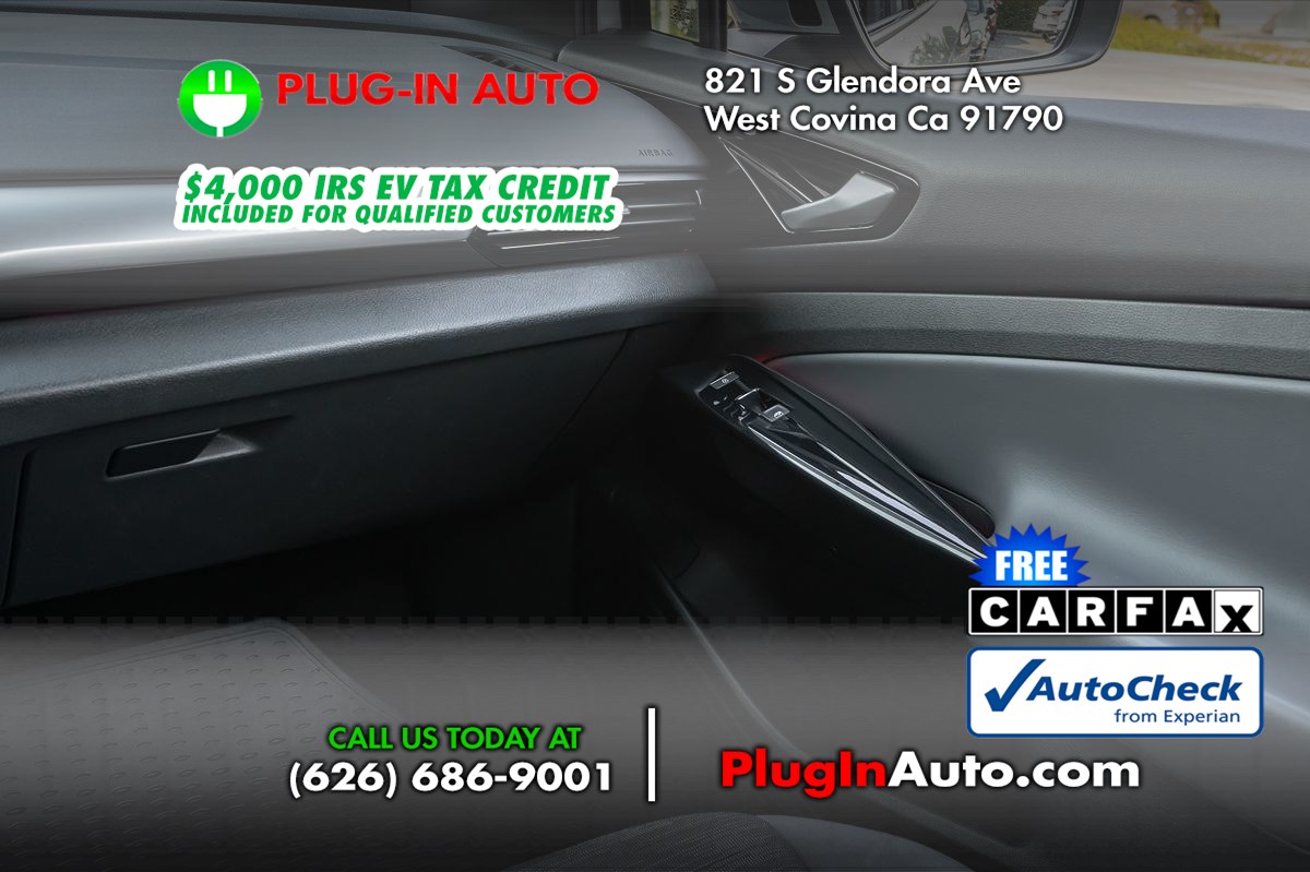 Vehicle image 6 of 11