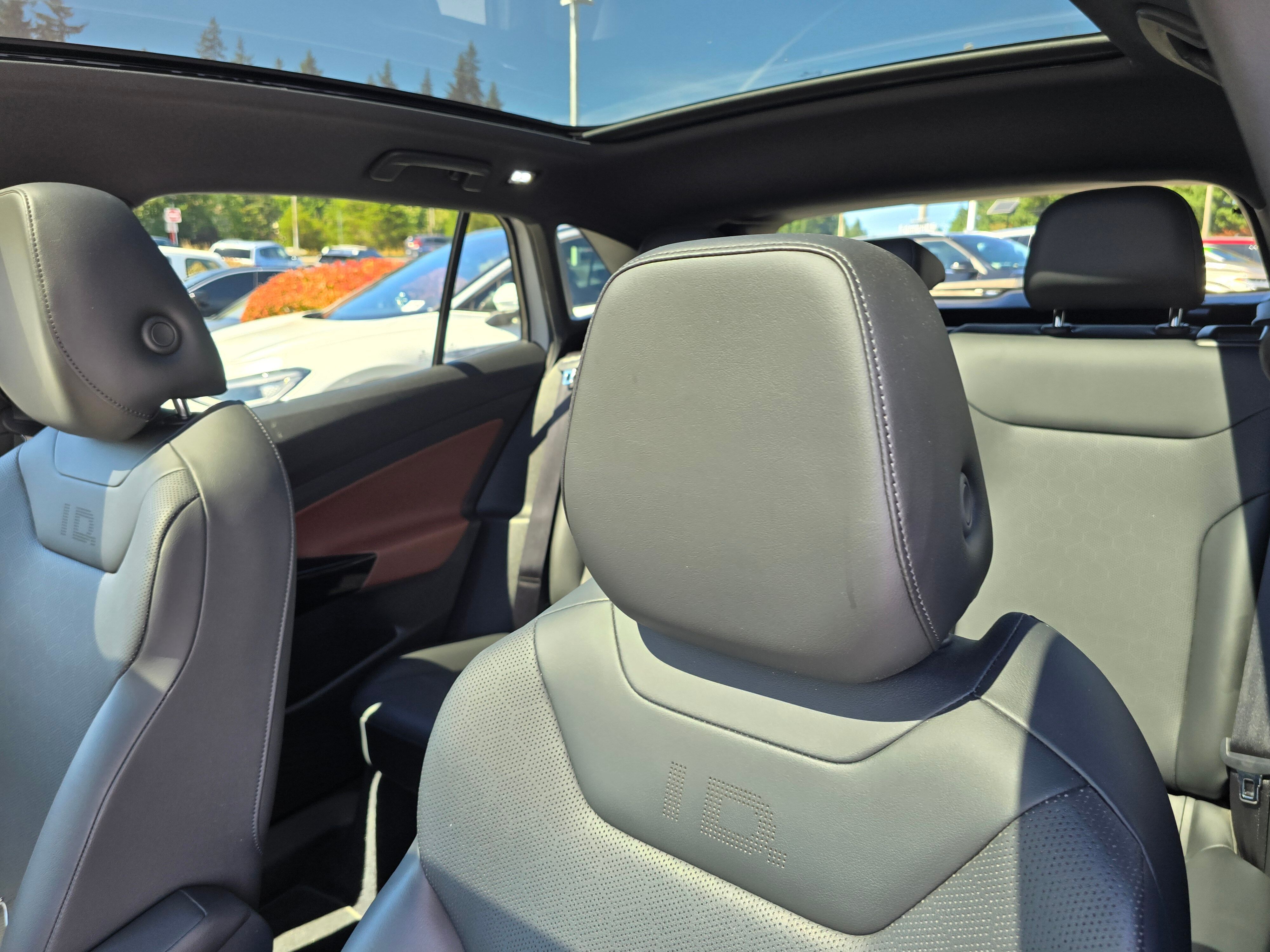 2022 Volkswagen ID.4 Pro S Image 14 of 27