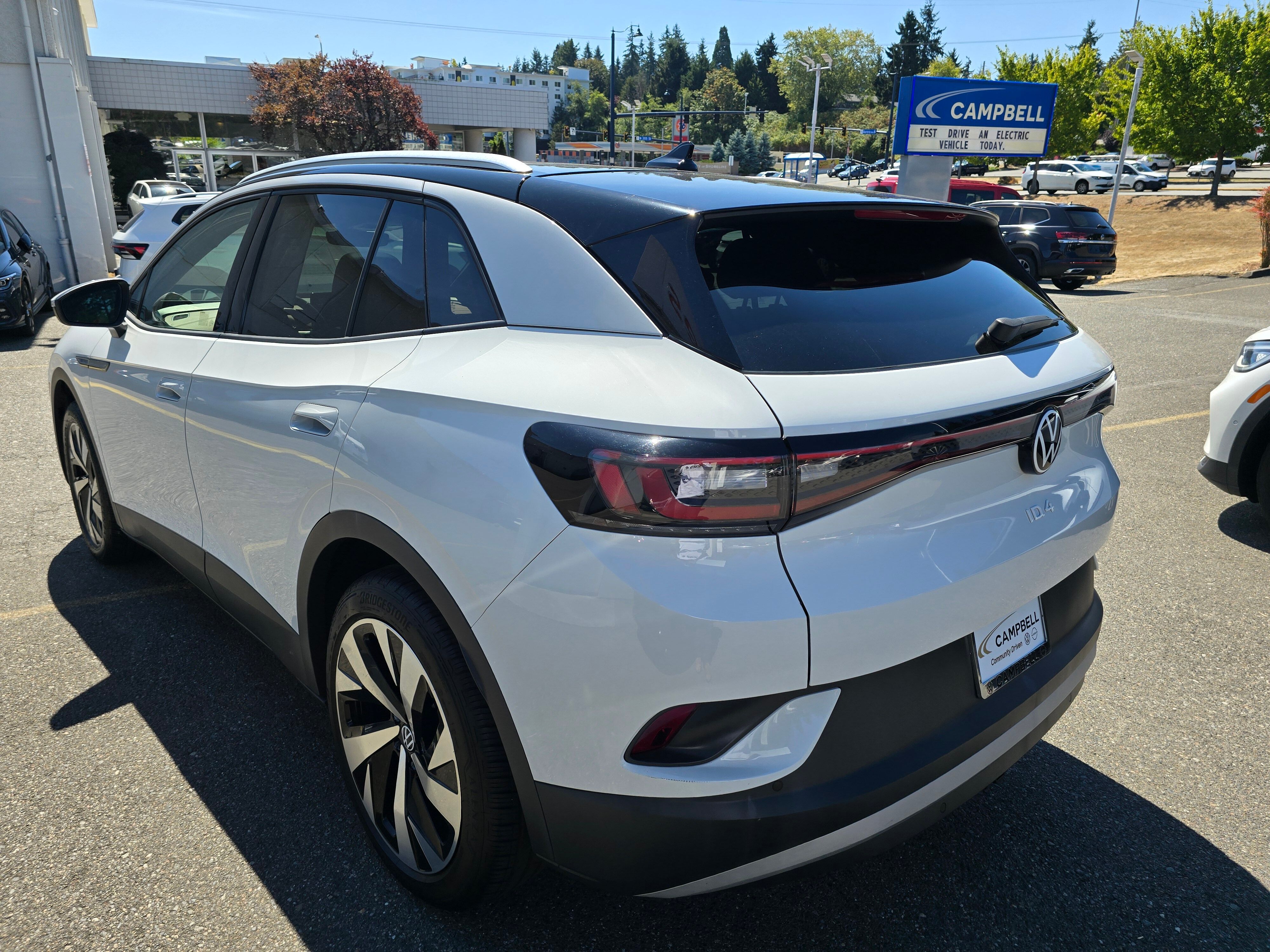 2022 Volkswagen ID.4 Pro S Image 6 of 27