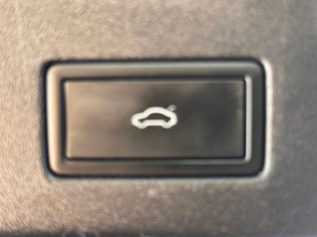 2022 Volkswagen ID.4 Pro S Image 27 of 33