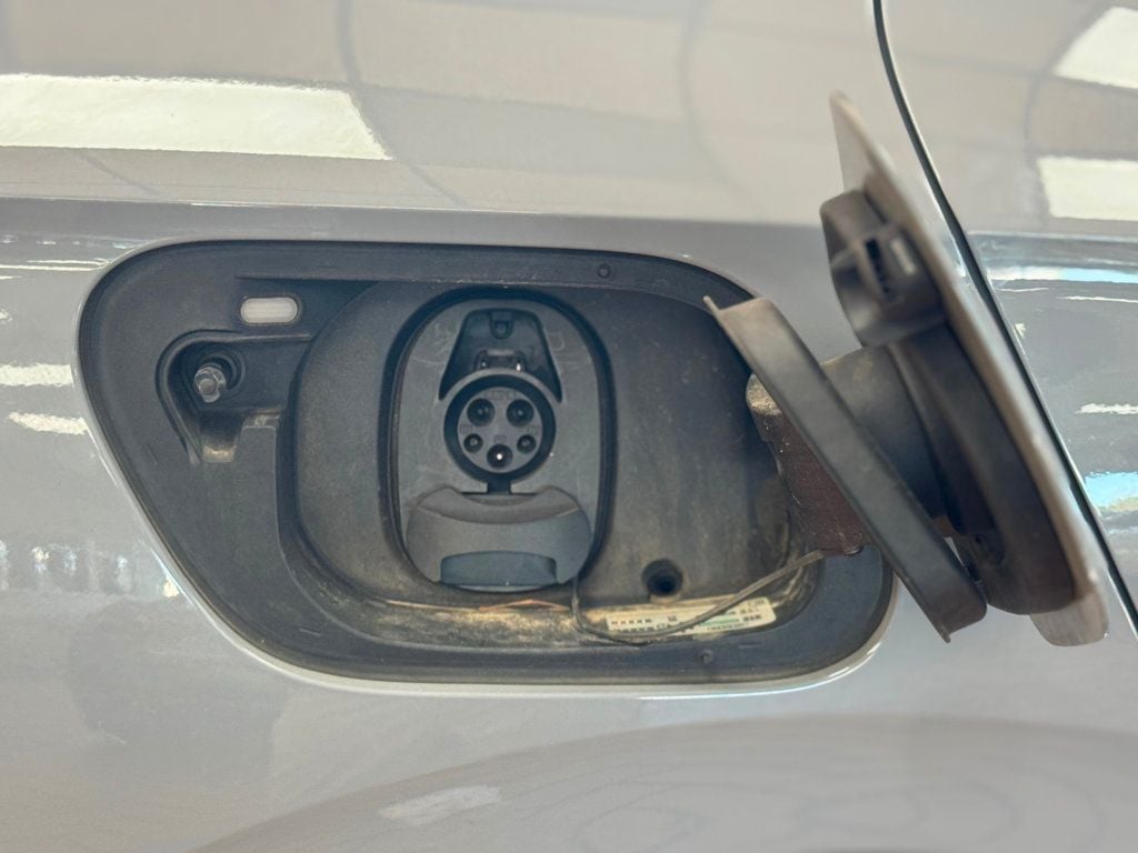 2022 Volkswagen ID.4 Pro S Image 24 of 33