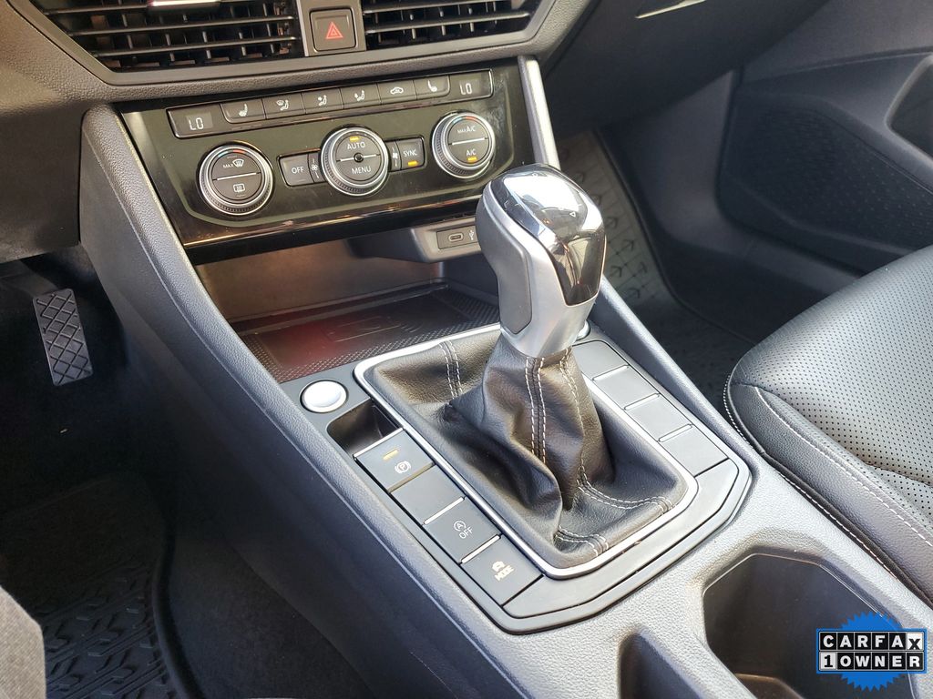 2022 Volkswagen Jetta SEL Image 19 of 32