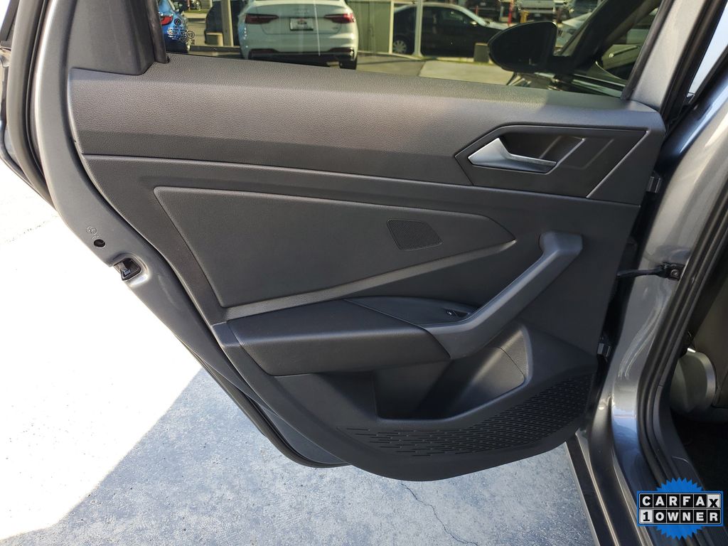 2022 Volkswagen Jetta SEL Image 22 of 32