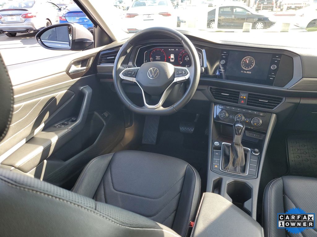 2022 Volkswagen Jetta SEL Image 12 of 32