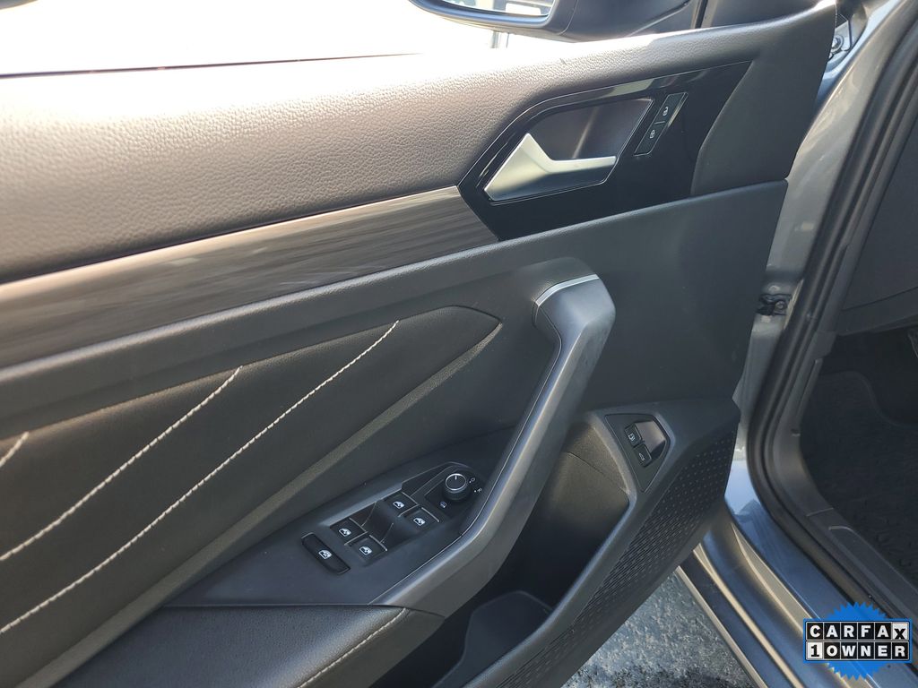 2022 Volkswagen Jetta SEL Image 21 of 32