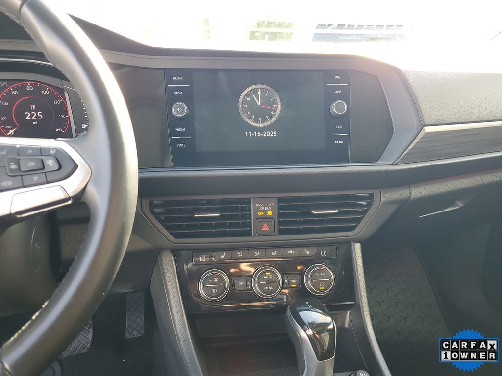 2022 Volkswagen Jetta SEL Image 25 of 32