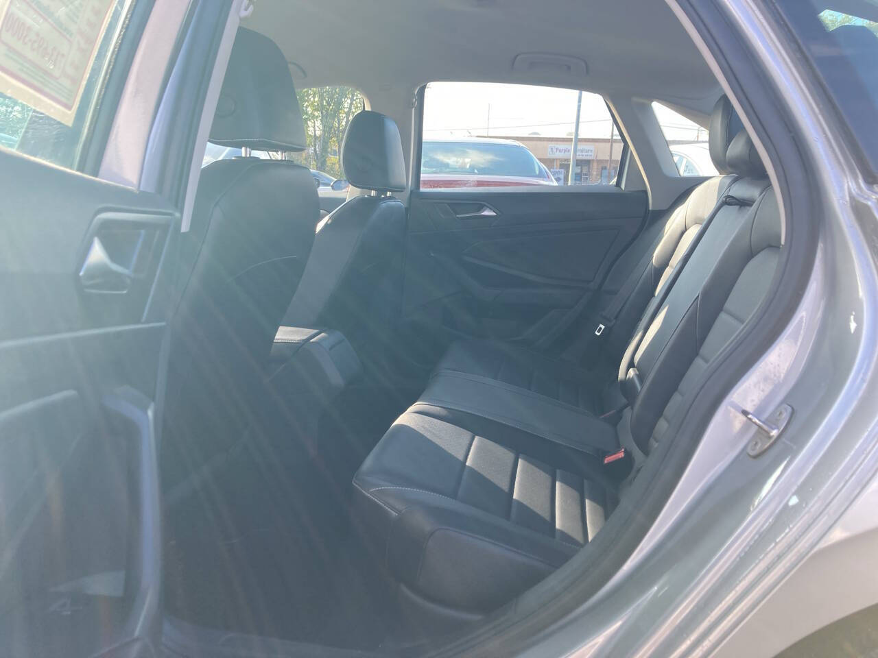 2022 Volkswagen Jetta SE Image 8 of 11