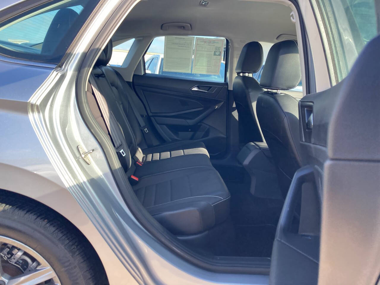 2022 Volkswagen Jetta SE Image 9 of 11