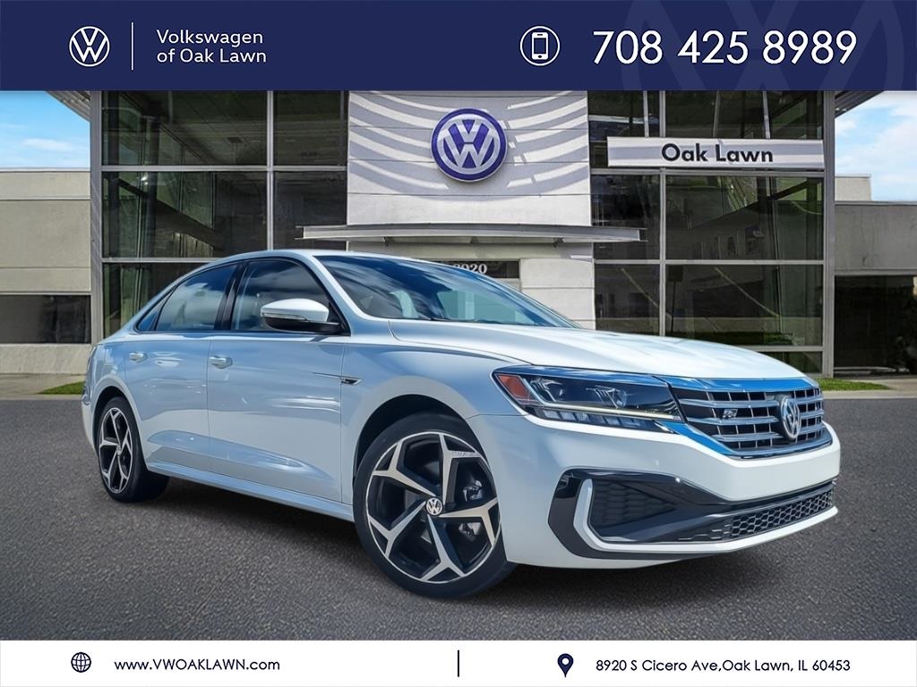 2022 Volkswagen Passat 2.0T R-Line Image 2 of 29