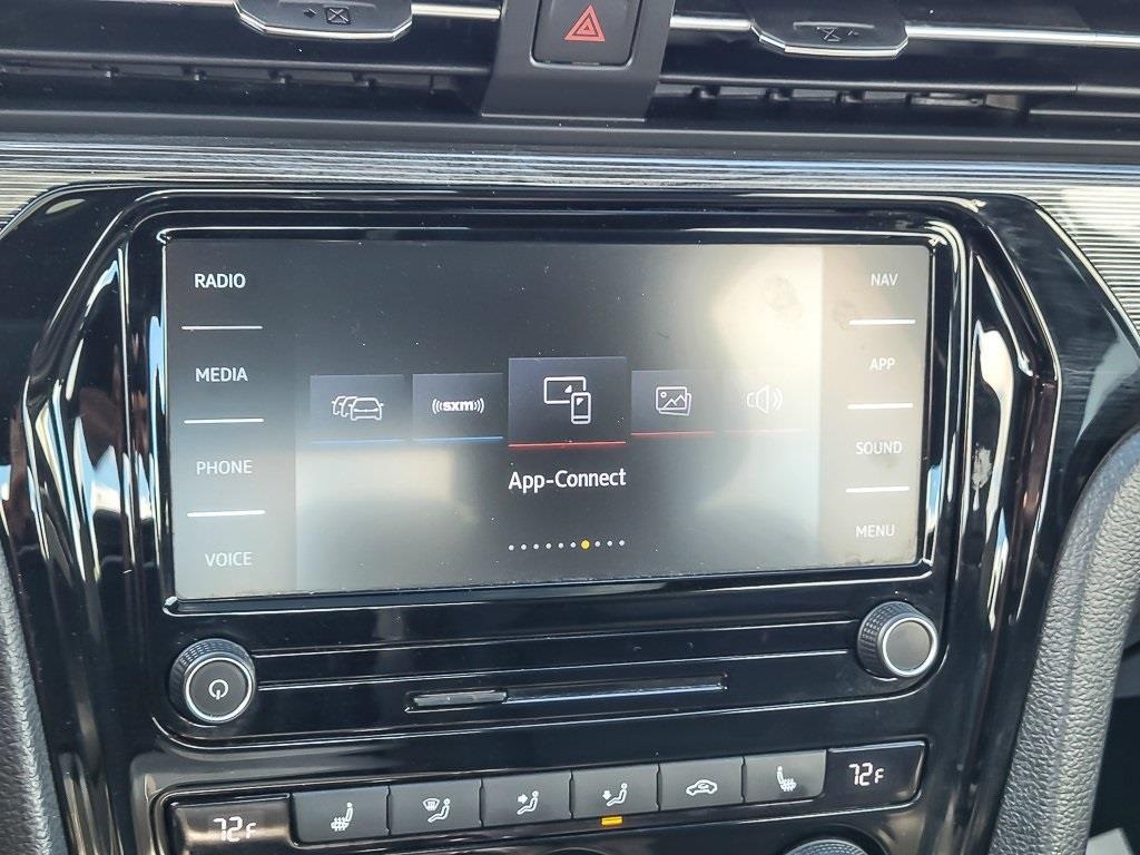 2022 Volkswagen Passat 2.0T R-Line Image 17 of 29