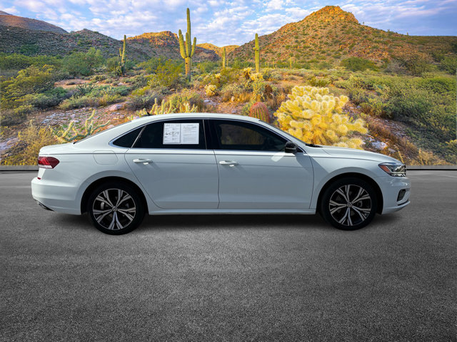 2022 Volkswagen Passat 2.0T SE Image 5 of 35