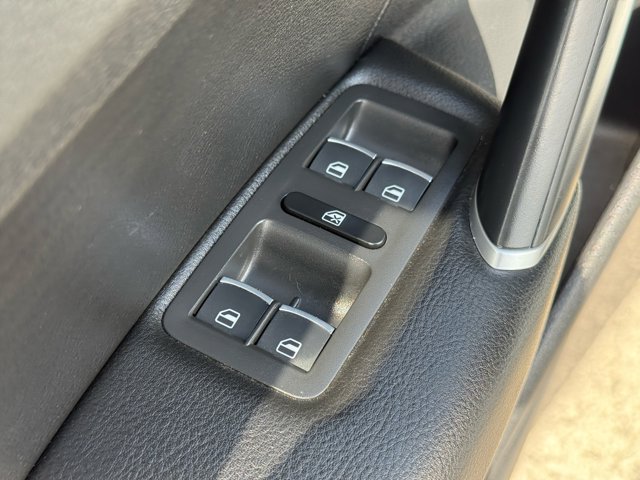 2022 Volkswagen Passat 2.0T SE Image 27 of 35