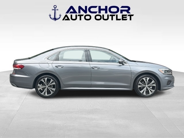 2022 Volkswagen Passat 2.0T SE Image 3 of 38