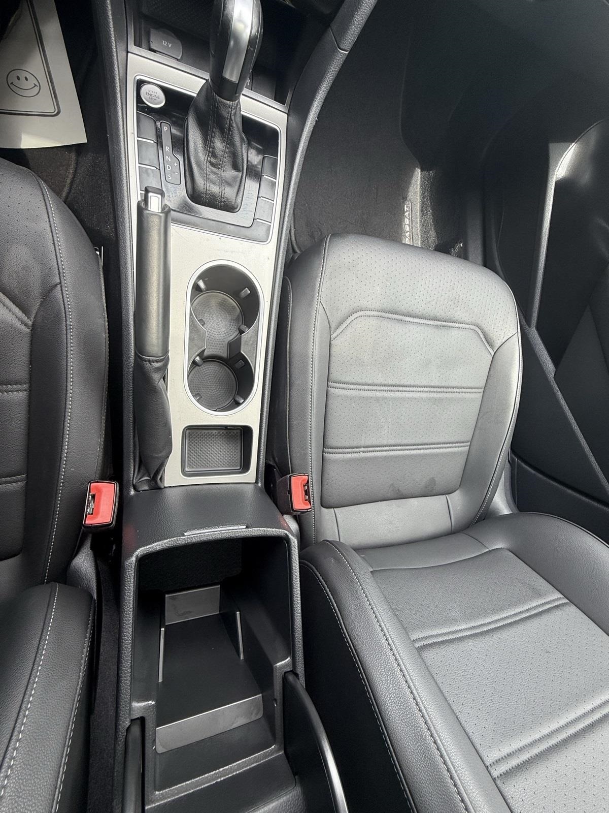 2022 Volkswagen Passat 2.0T SE Image 23 of 38