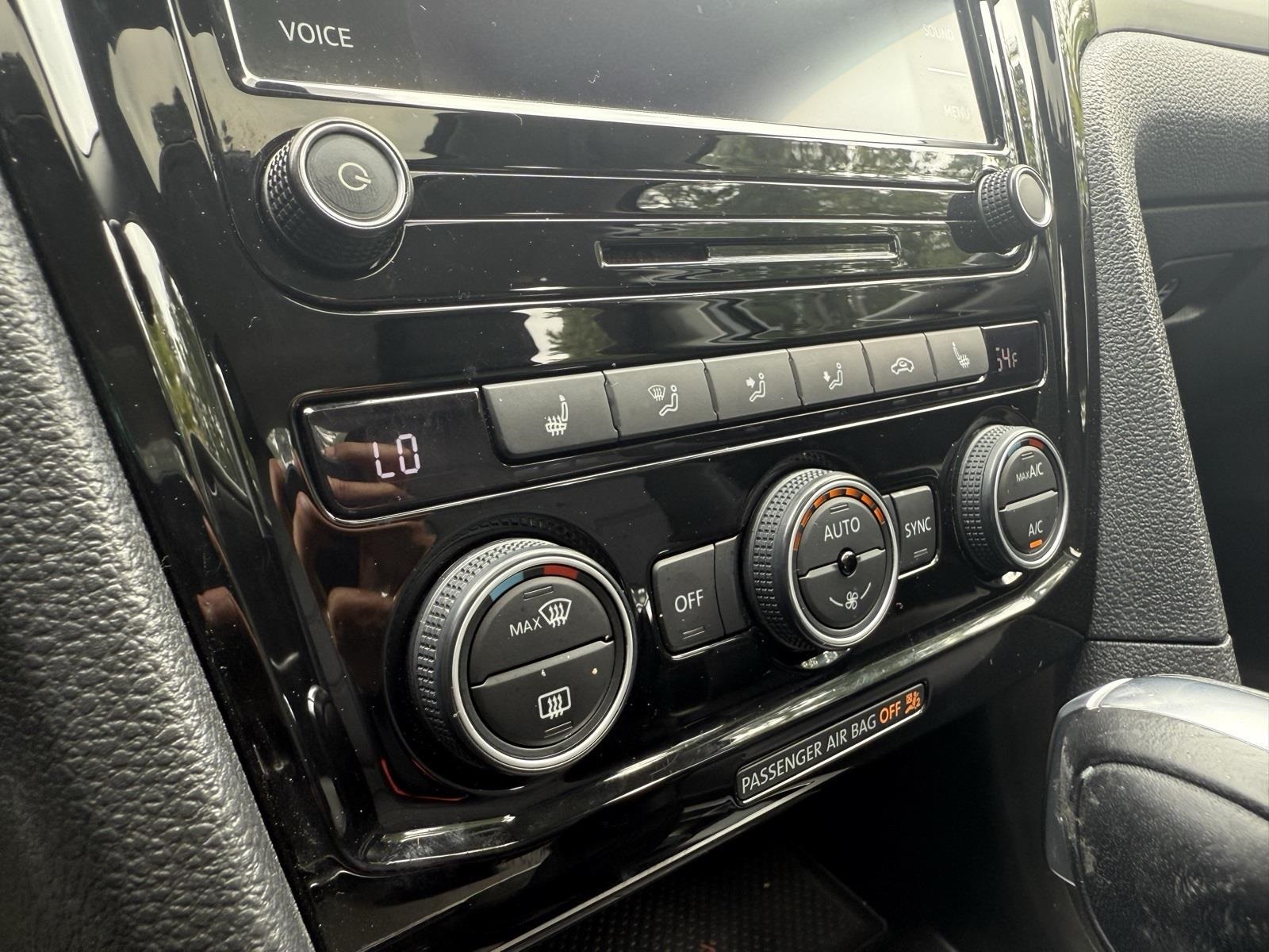 2022 Volkswagen Passat 2.0T SE Image 37 of 38