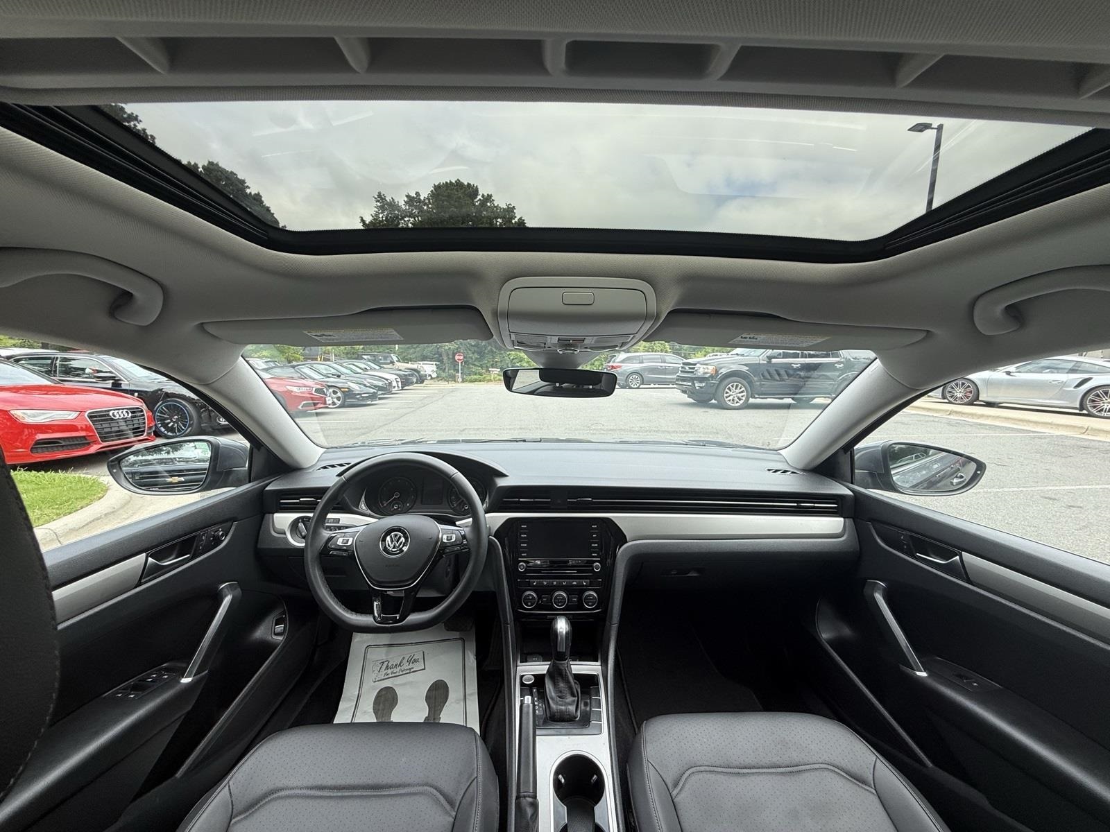 2022 Volkswagen Passat 2.0T SE Image 13 of 38