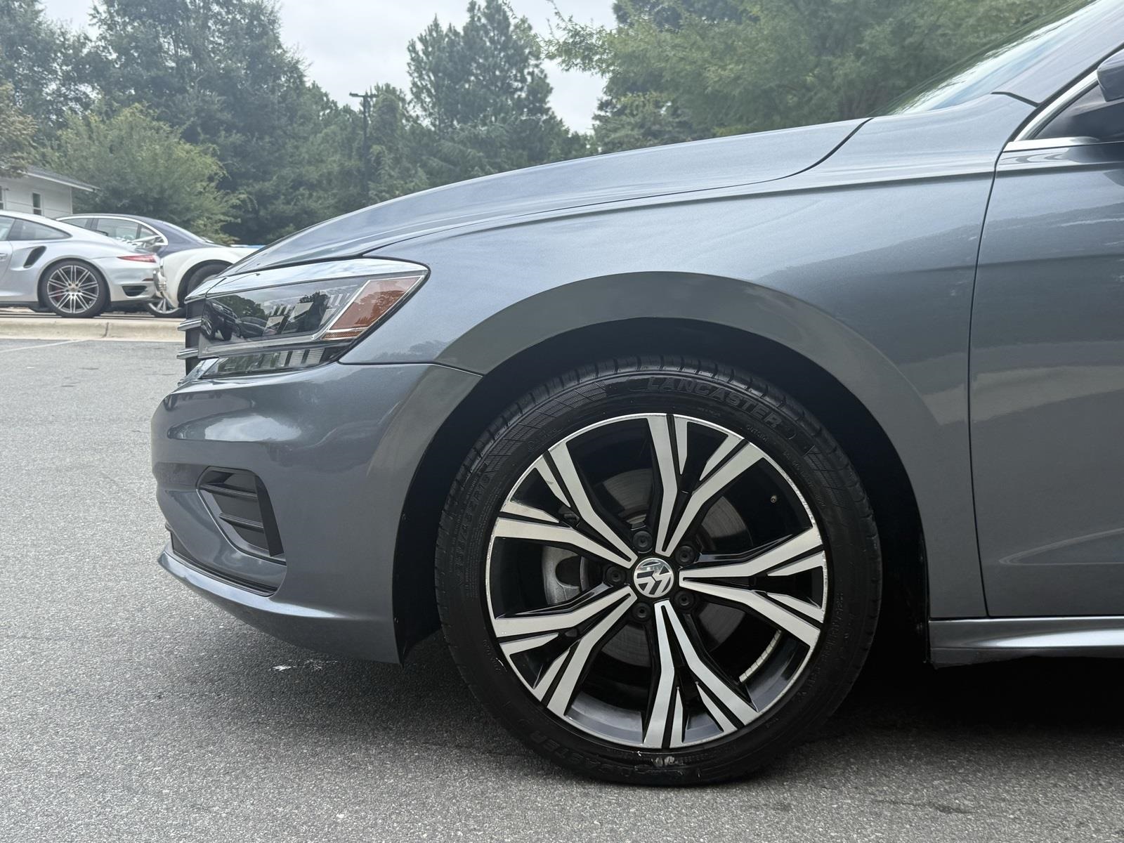 2022 Volkswagen Passat 2.0T SE Image 8 of 38