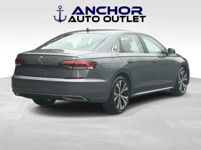 2022 Volkswagen Passat 2.0T SE Image 4 of 38