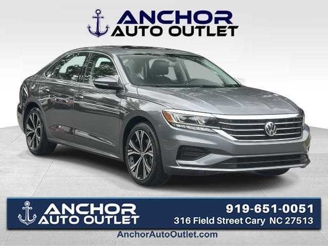 2022 Volkswagen Passat 2.0T SE Image 2 of 38