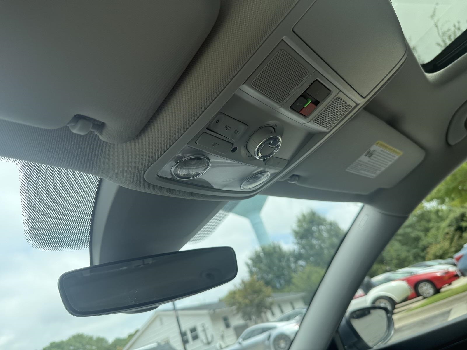2022 Volkswagen Passat 2.0T SE Image 32 of 38