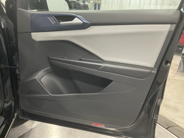 Vehicle image 29 of 30