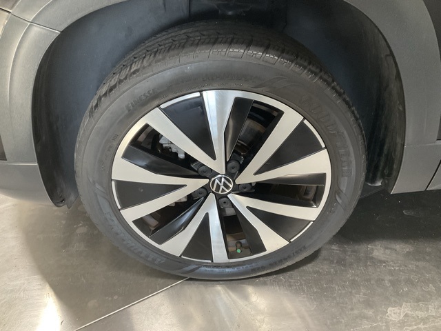 Vehicle image 9 of 30